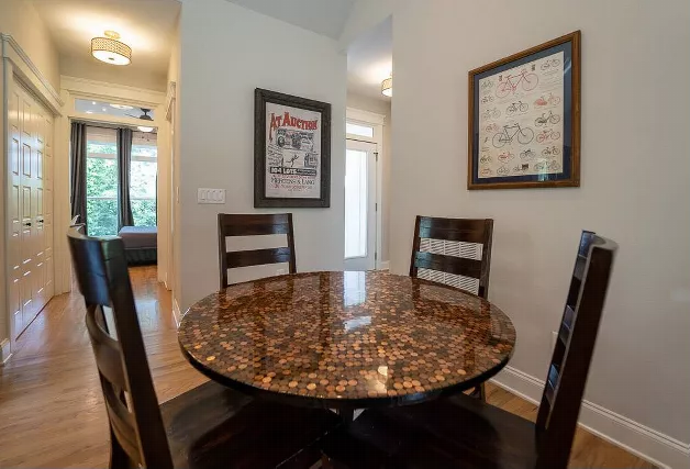 Dining and Breakfast Nook