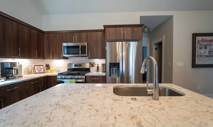 Kitchen with Island & Eating Bar