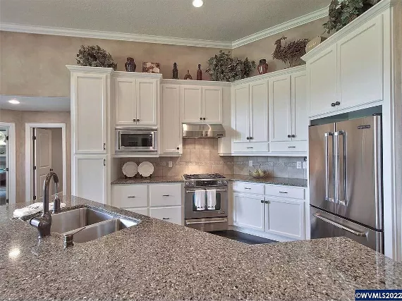 Gourmet Kitchen