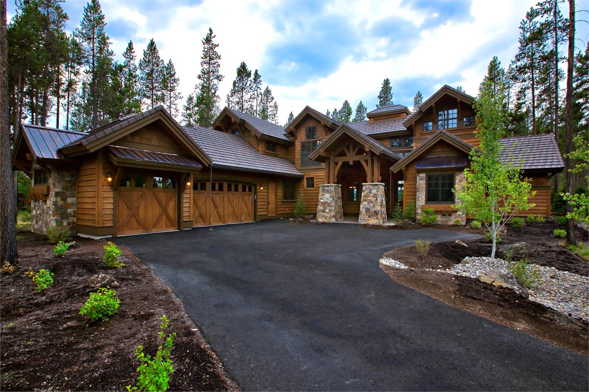 Luxurious Craftsman Home Overflowing With Curb Appeal